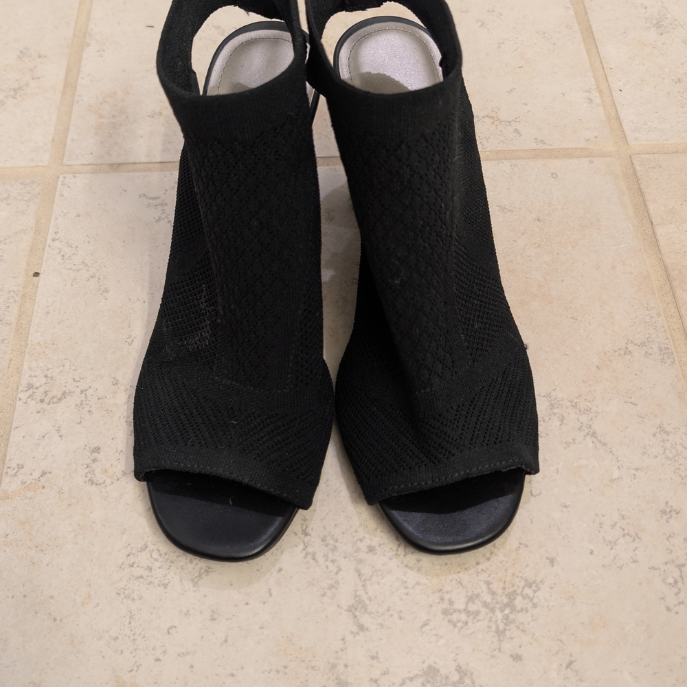 Elegant Black Women's Heeled Shoes - Picture 2 of 6